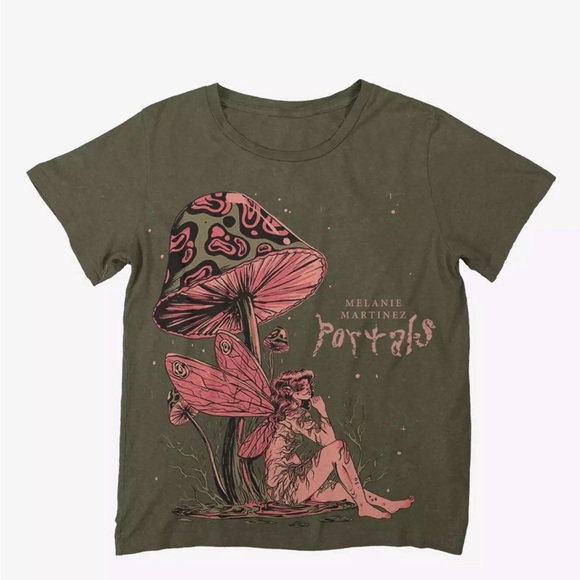Melanie Martinez Tops - MELANIE MARTINEZ Portals Fairy Mushroom Tee size small